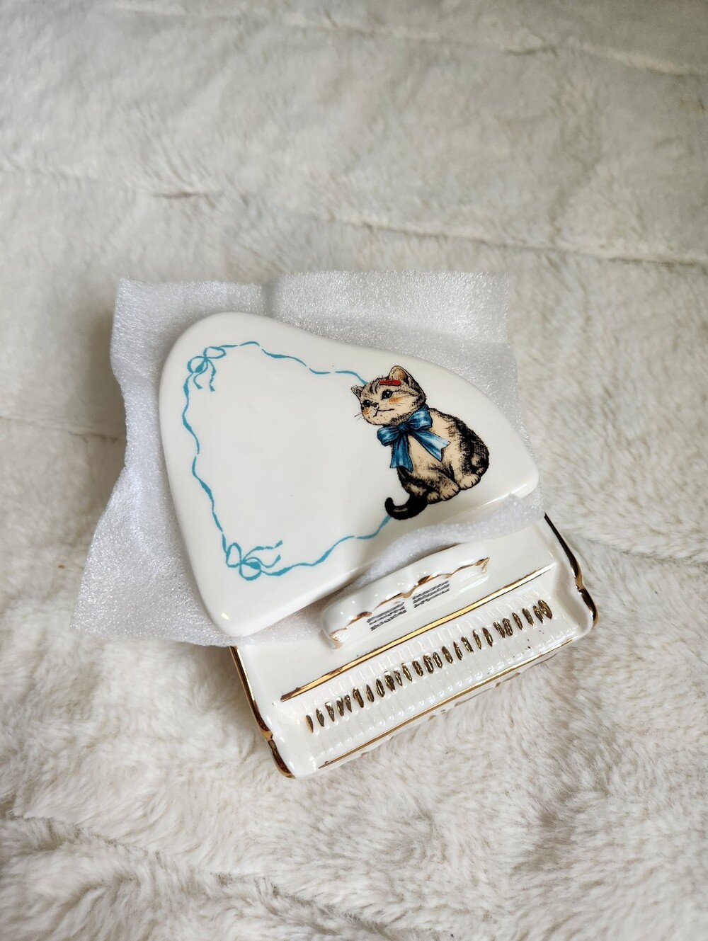 NEW Urban Outfitters Piano Shaped Ceramic Trinket Box - Picture 2 of 12